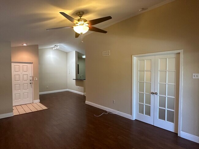 Building Photo - 2850 N Oakland Forest Dr
