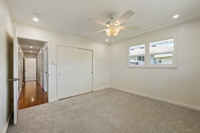 Building Photo - Newly Renovated 3 Bedroom Kailua Home!