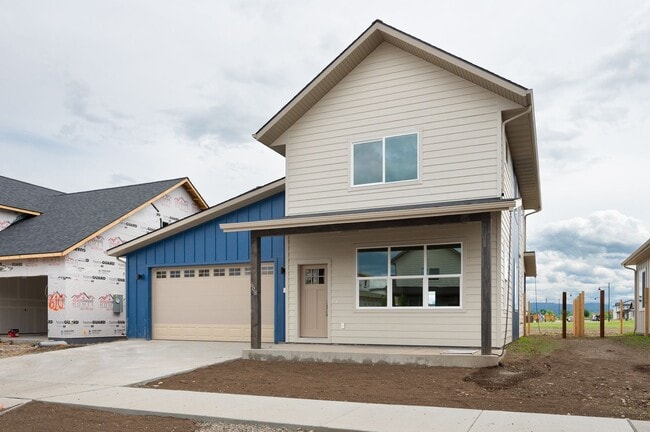 Building Photo - Stunning 4 bed, 3 bath - Corner Lot