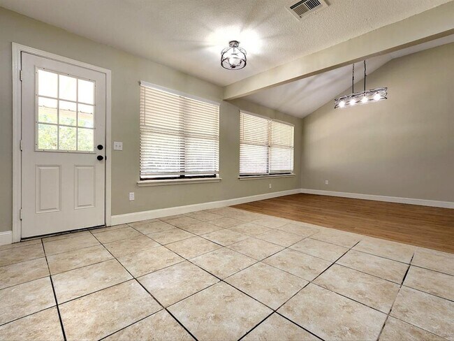 Building Photo - 11703 Lorene Ave