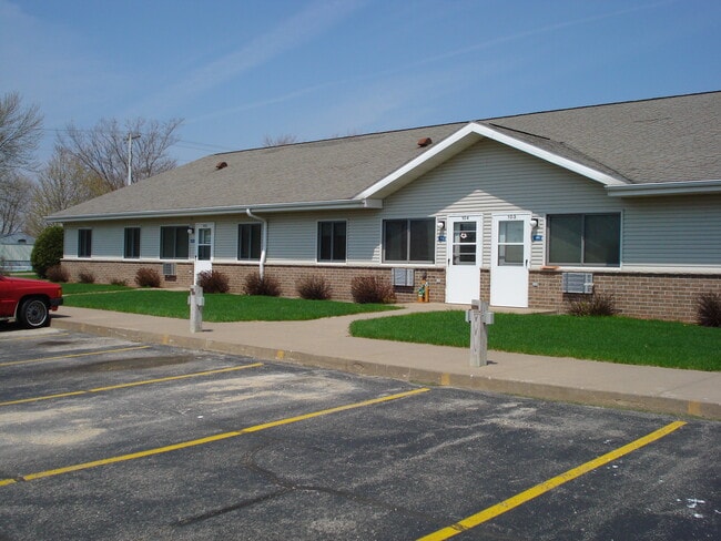 Primary Photo - Park Street Apartments