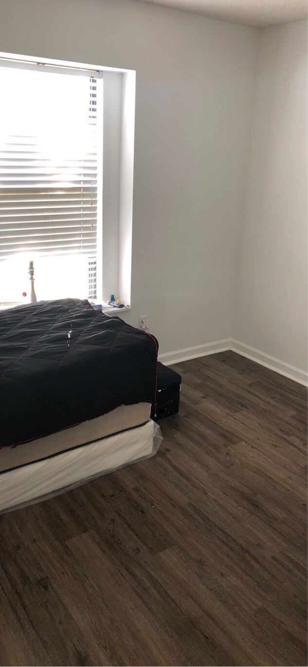 Building Photo - 4063 SE Jacaranda St