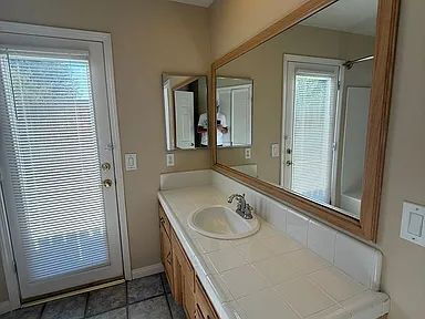 Building Photo - Beautiful 3 bedroom 2 bath home home in The Seasons!