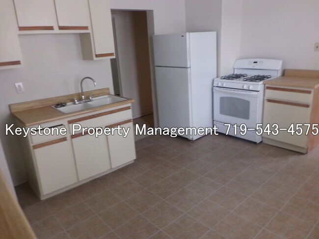 Building Photo - ALL Utilities Included with Rent! South-si...