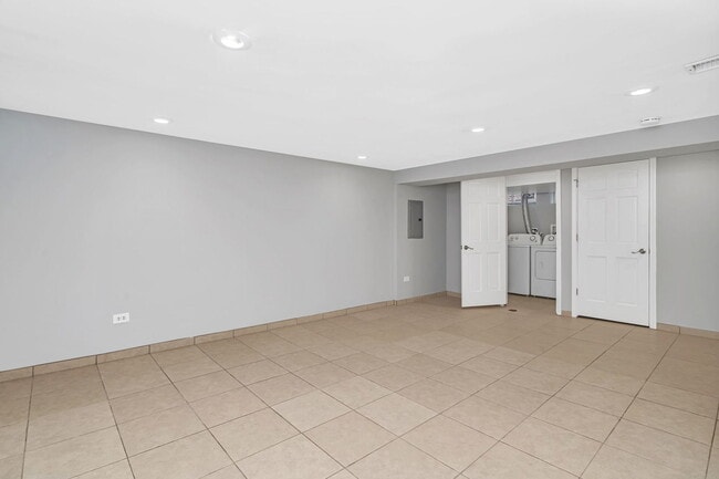 Building Photo - 15 S Waiola Ave