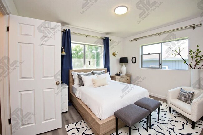 Building Photo - 3BR / 2Bath / 3Pkg - Home in Aiea!