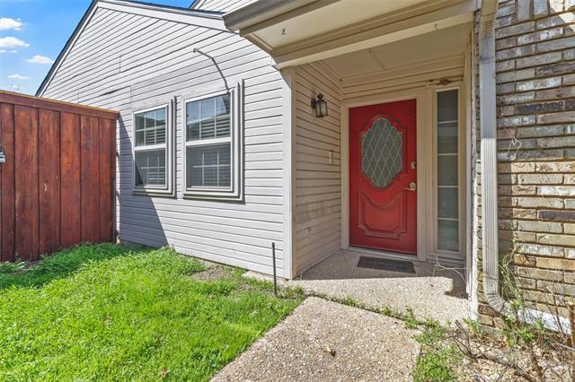 Building Photo - 2705 Pinery Ln