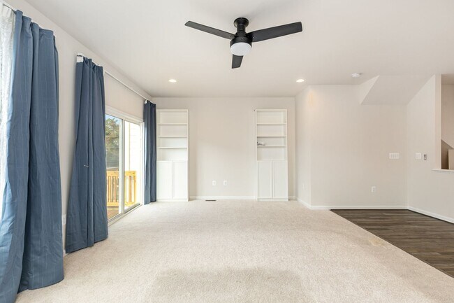 Building Photo - **COMING SOON** $2,850/Month | 4 Bed | 4 Bath | Built in 2023 | Tesla Charger | 2,268 SF | Availa...