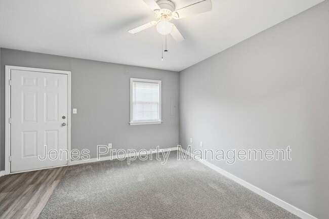 Building Photo - 320 N Key St