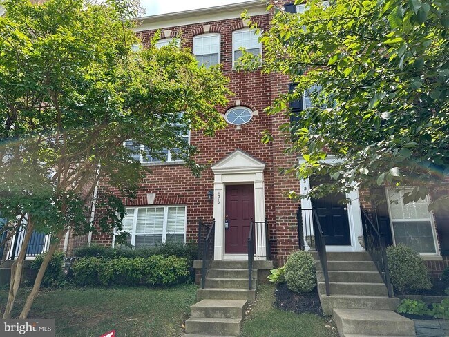 Building Photo - 1310 Saunders Dr