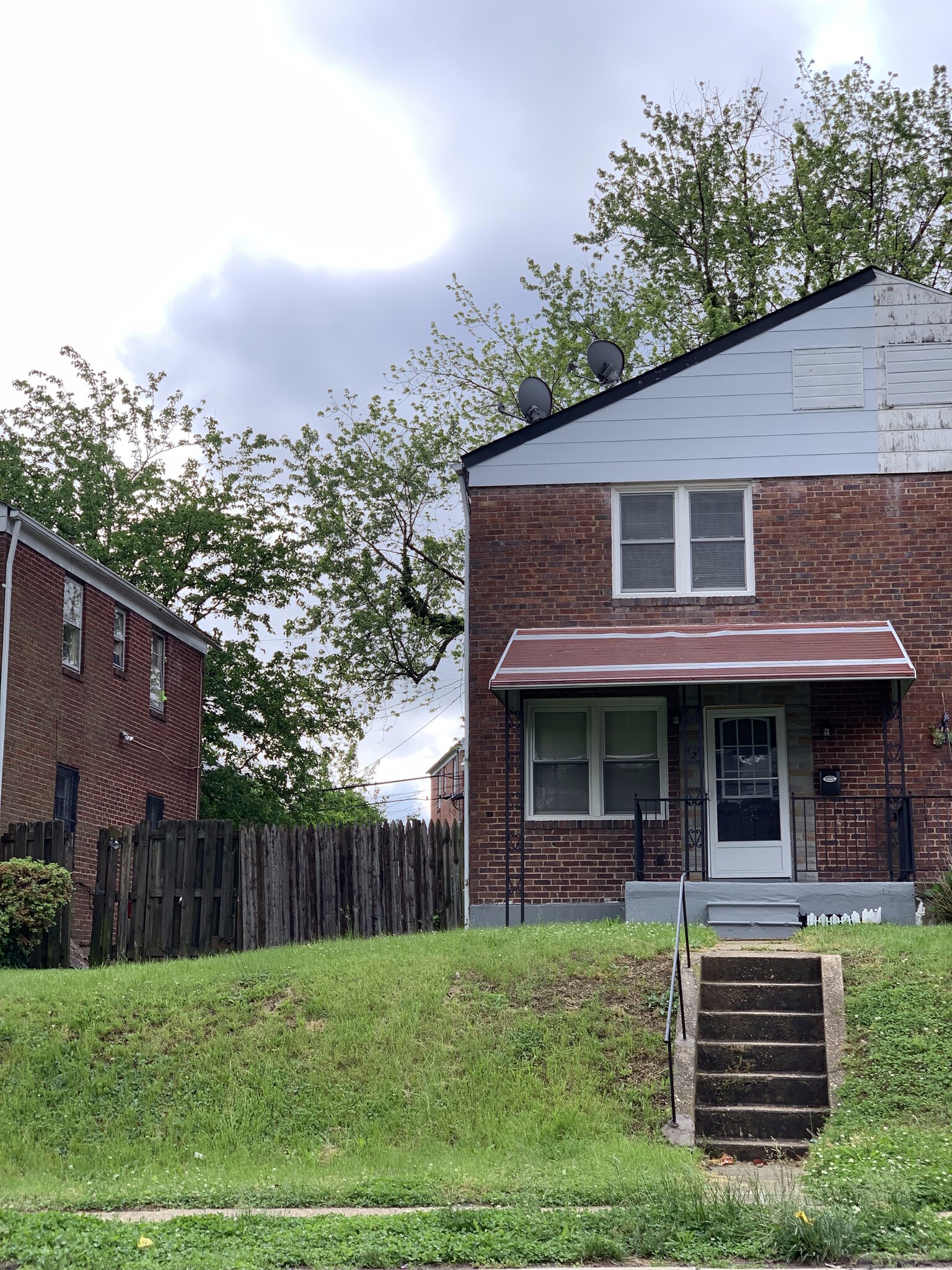 Building Photo - 112 n athol ave