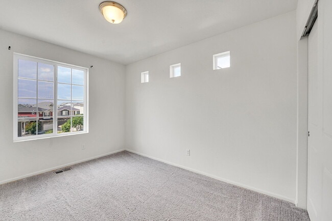 Building Photo - $2,795.00 - 3 Bedrooms, 2.5 Bathrooms, Sin...