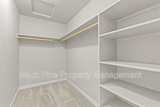 Building Photo - 7684 S Seabreeze Way