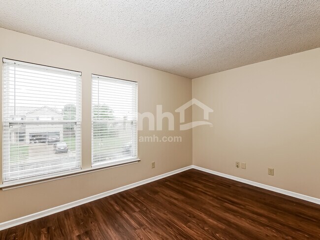 Building Photo - 6768 W Philadelphia Dr