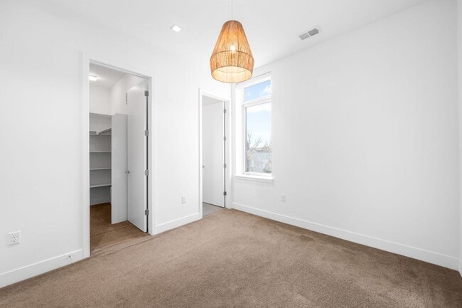 Building Photo - Modern 3BD, 4BA LoHi Townhome with Large Balcony and 2-Car Garage