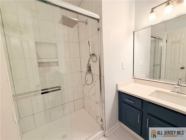 Building Photo - 41 Manor Dr