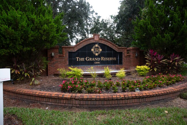 Building Photo - 13810 Sutton Park Dr N