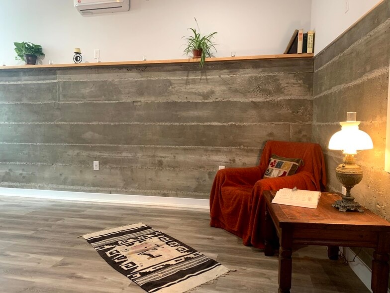 Building Photo - 2055 Barnett Way