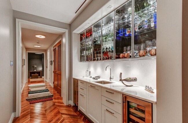 Building Photo - 300 International Drive