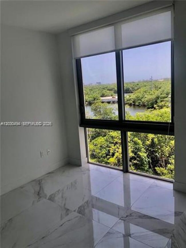 Building Photo - 16385 Biscayne Blvd