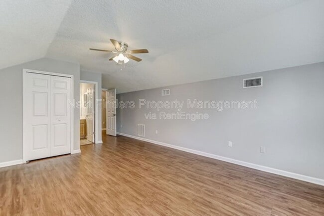 Building Photo - 1704 Dartmoor Ln