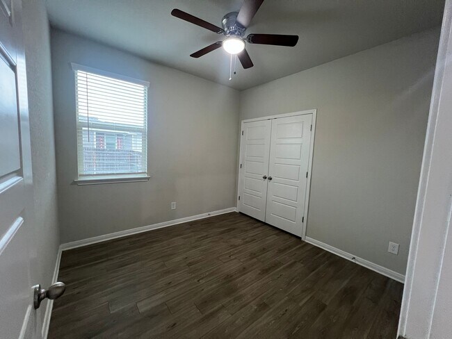 Building Photo - Beautiful 3/2 Single Story Home in Cibolo, TX