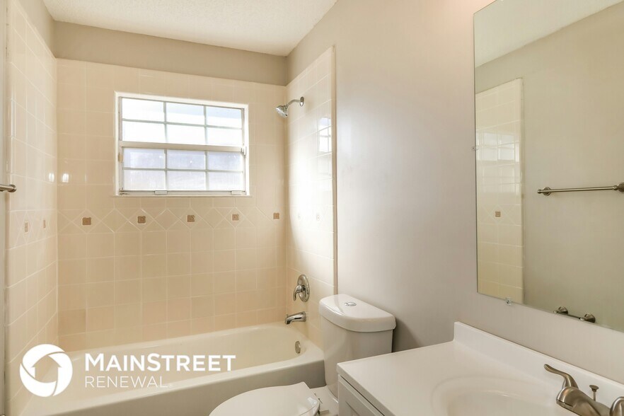 Building Photo - 7767 Pikes Peak Dr