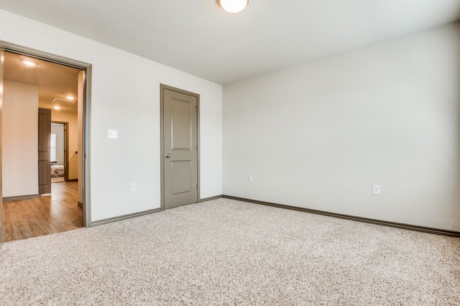 Building Photo - 8706 Tudor Pl