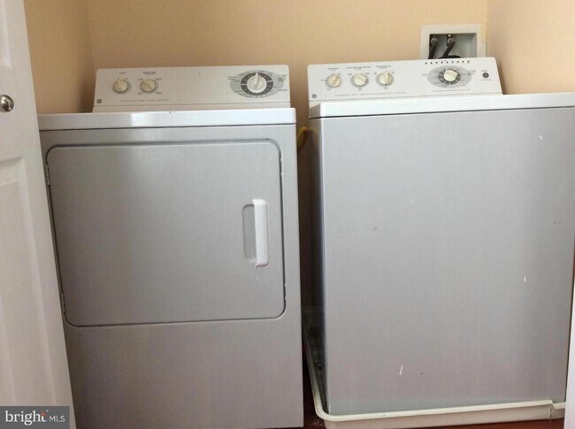 Building Photo - 14505 Hampshire Hall Ct