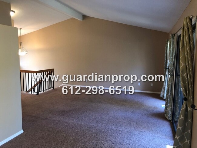Building Photo - End Unit Townhouse Available August 1, Vau...