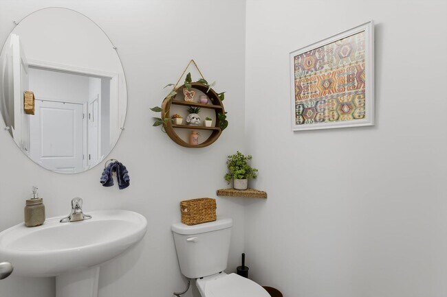 Building Photo - Refined Living in Hardin Valley | Modern Luxury Home with Loft & Outdoor Retreat