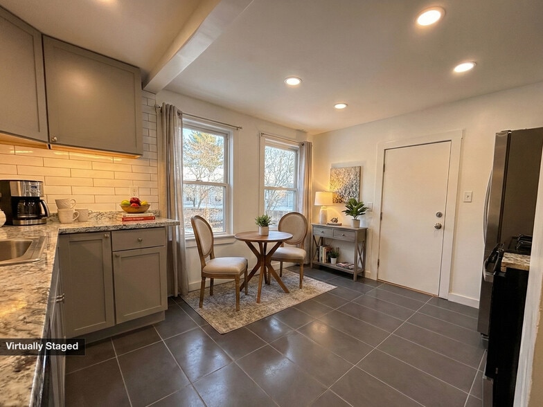 Building Photo - 712 East St