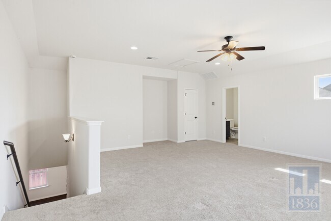 Building Photo - 8336 Paola St