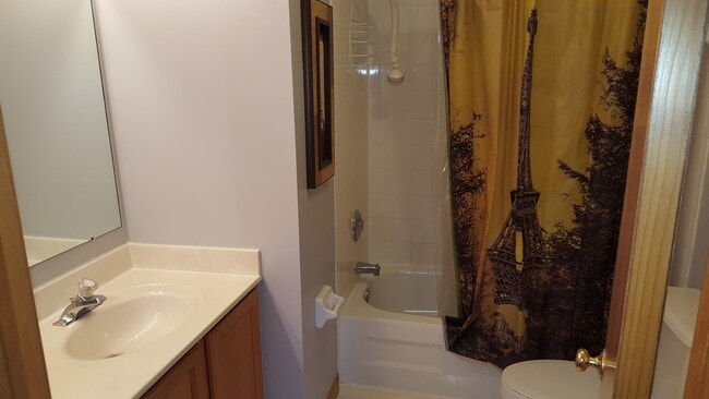 Building Photo - 6946 Seafield Ct