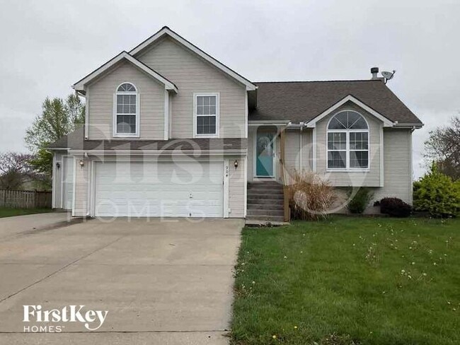 Primary Photo - 904 E Madelyn Dr