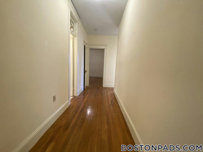 Building Photo - 111 Park Dr