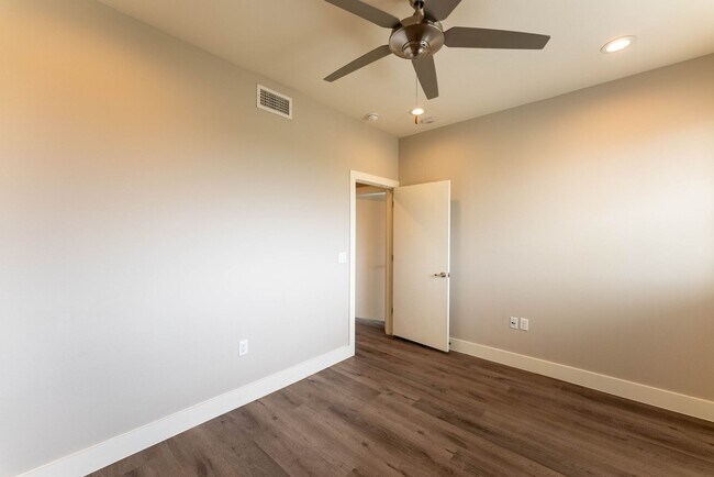 Building Photo - Discover the Ultimate in South Austin Living at Skybridge Lofts - Modern 2 Bedroom, 2.5 Bathroom ...