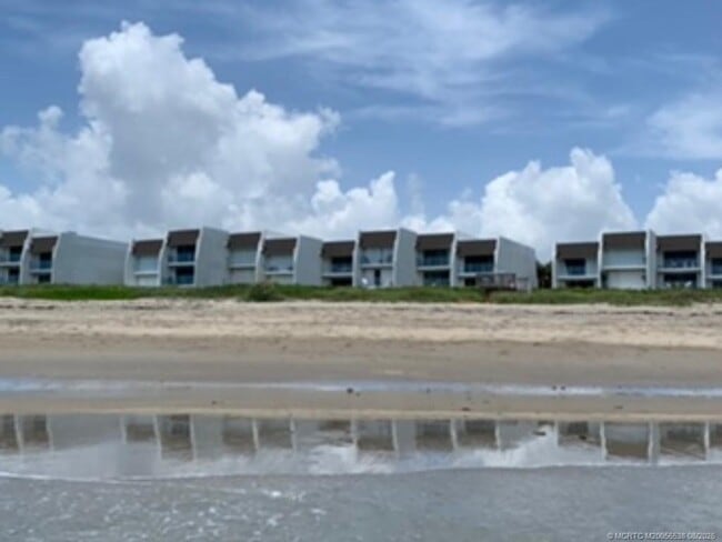 Building Photo - 11000 S Ocean Dr