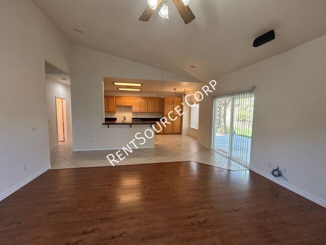 Building Photo - 39821 Sunstar St
