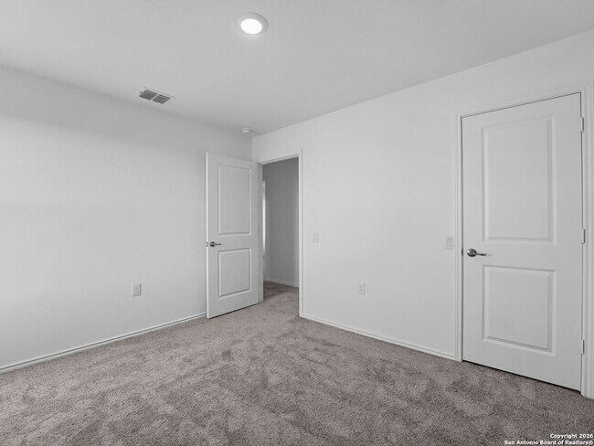 Building Photo - 910 Stricker Path