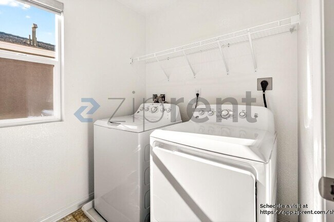 Building Photo - 7651 Heathblossom St