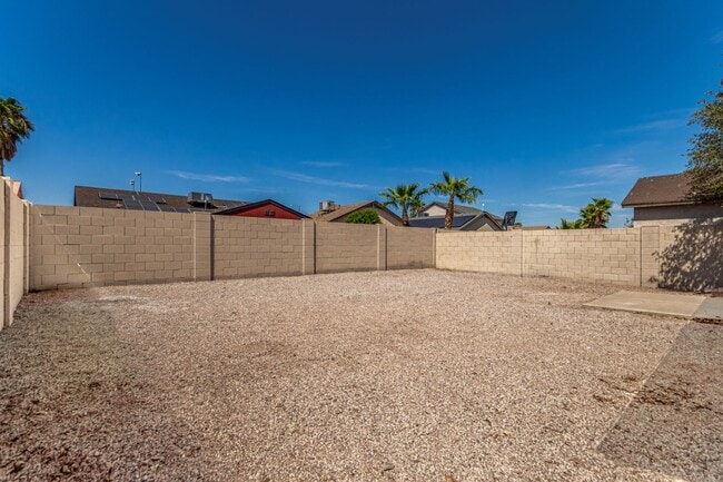 Building Photo - Charming 3 bedroom in El Mirage!