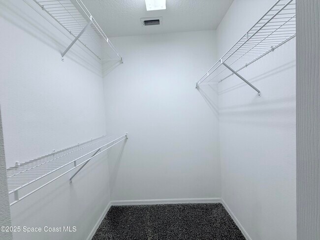 Building Photo - 136 Mason Dr