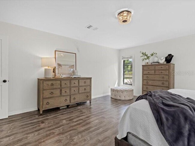 Building Photo - 15650 Prairie Creek Blvd