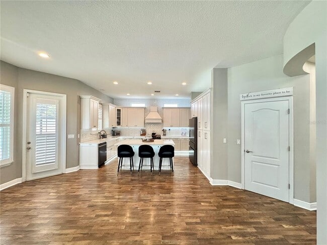 Building Photo - 212 Montara Drive