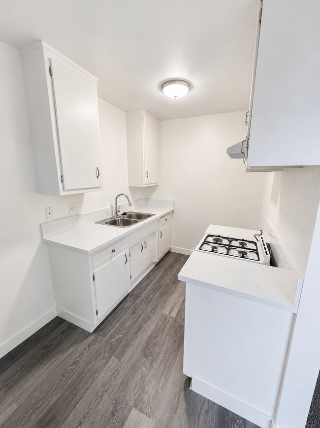 Interior Photo - 14905 Lemoli Ave.
