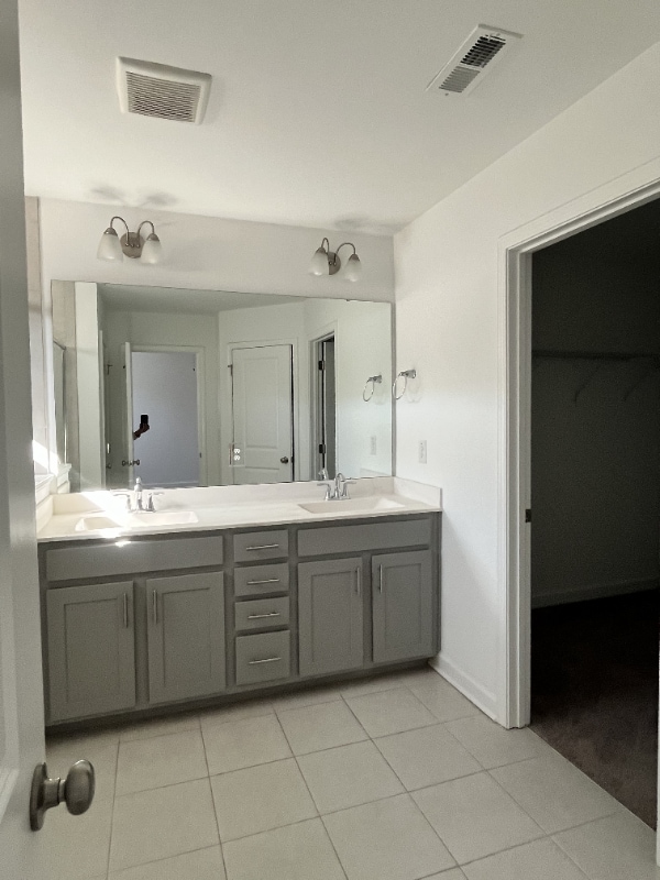 Building Photo - 135 Orvis Dr