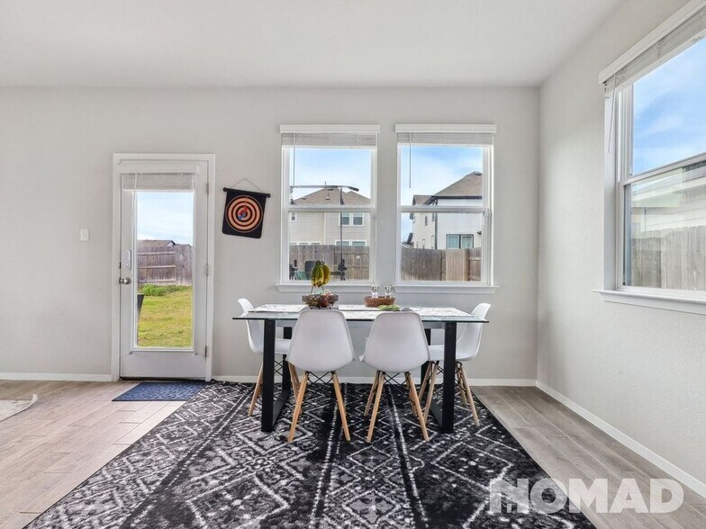 Building Photo - 101 Crescent St