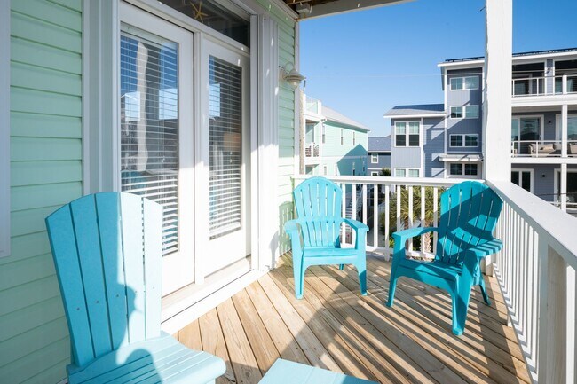Building Photo - PLAN AND SECURE YOUR WINTER GETAWAY NOW, W...