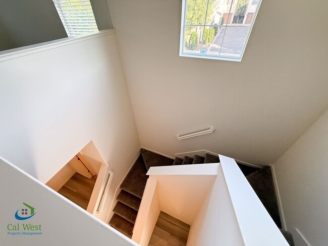Building Photo - $3795 - Spacious 3 Bedroom 2.5 Bath, 2 Sto...